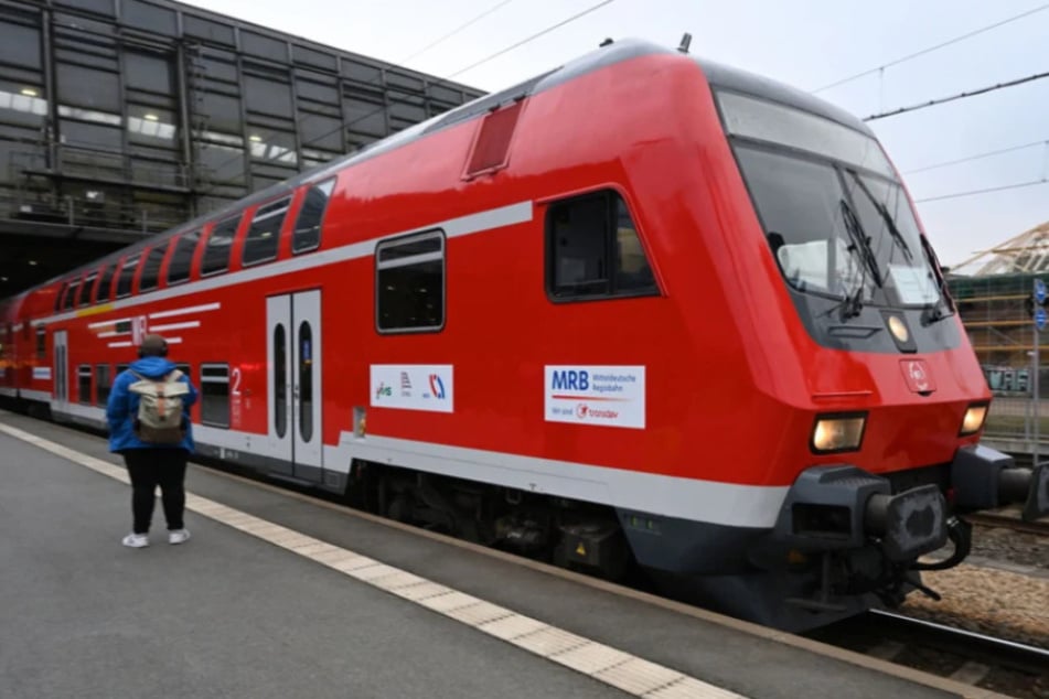 Die Lage auf der wichtigen Regionalverbindung zwischen Leipzig und Chemnitz bleibt angespannt.