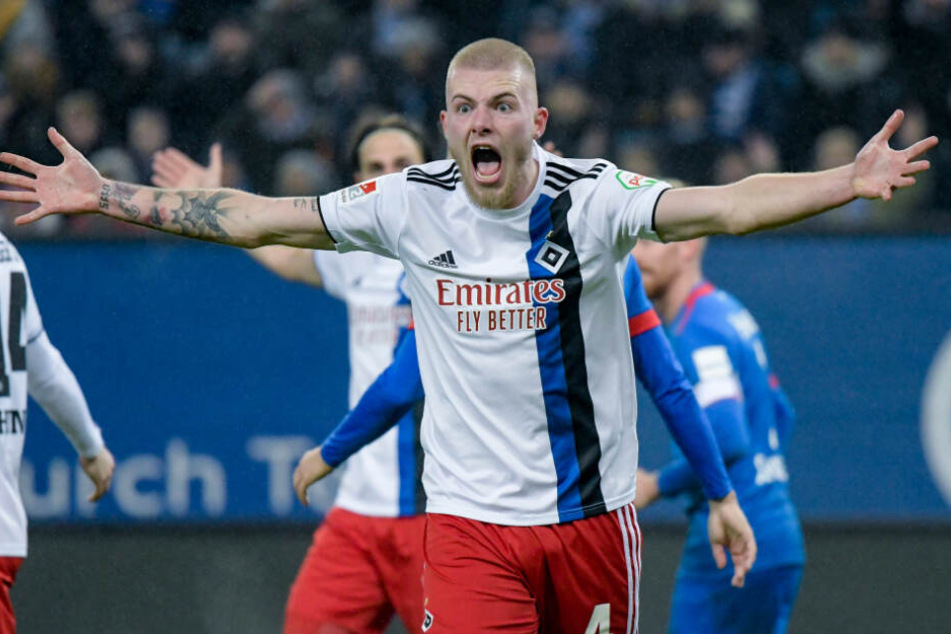 HSV-Spieler Rick van Drongelen ärgert sich über die letzten Ergebnisse.