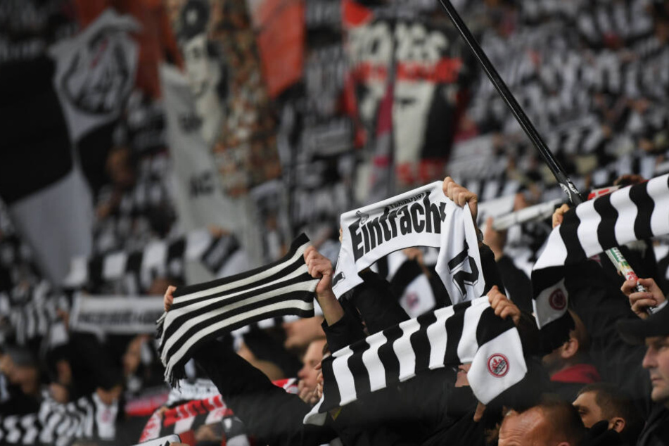 Für gewöhnlich sind die Fans der Eintracht für ihre Stimmungsmache in den Fußballstadien bekannt (Symbolbild).