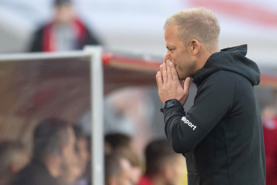 Gelbsperren könnten FC-Trainer Markus Anfang (44) bald zu Umstellungen zwingen.