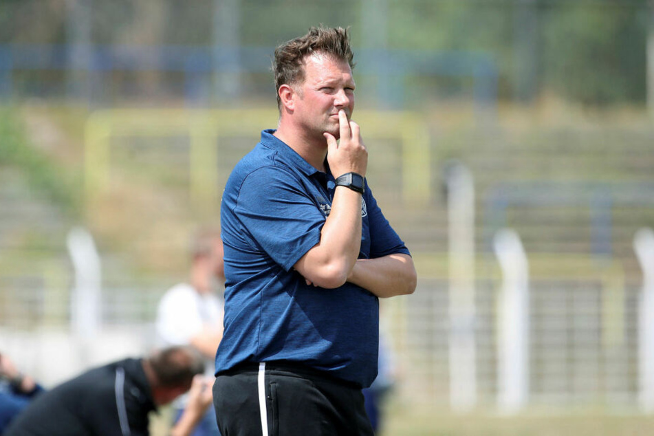 Lok Leipzigs Teammanager Björn Joppe musste in der Generalprobe vor dem Ligastart eine 1:3-Niederlage gegen den Wuppertaler SV hinnehmen. (Archivbild)