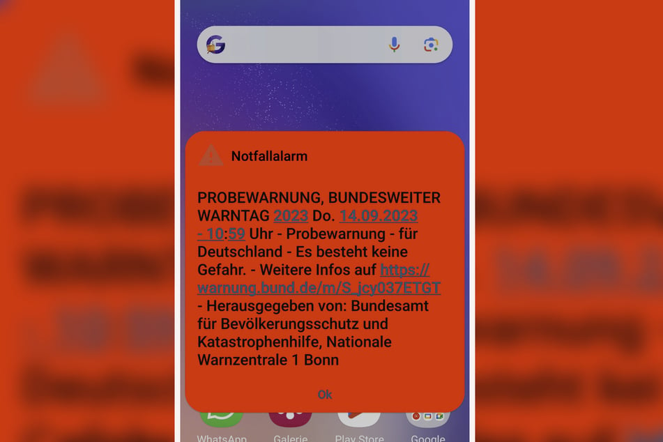 Gegen 11 Uhr schrillten die Mobiltelefone. Ergänzt wurde der Alarmton von einer Textinformation.