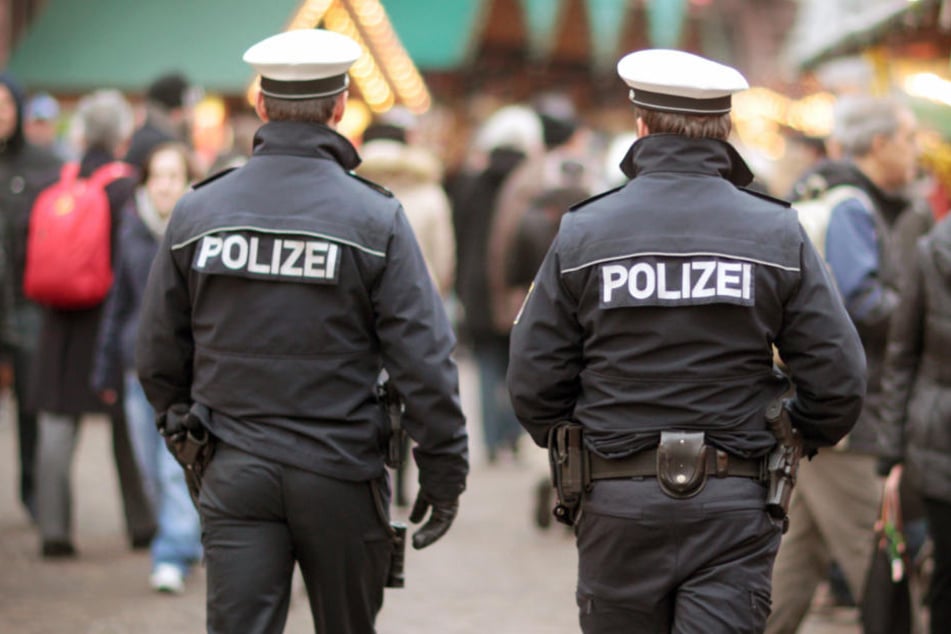 Die Polizei hatte in Schwerin auf dem Weihnachtsmarkt alle Hände voll zu tun. (Symbolbild)