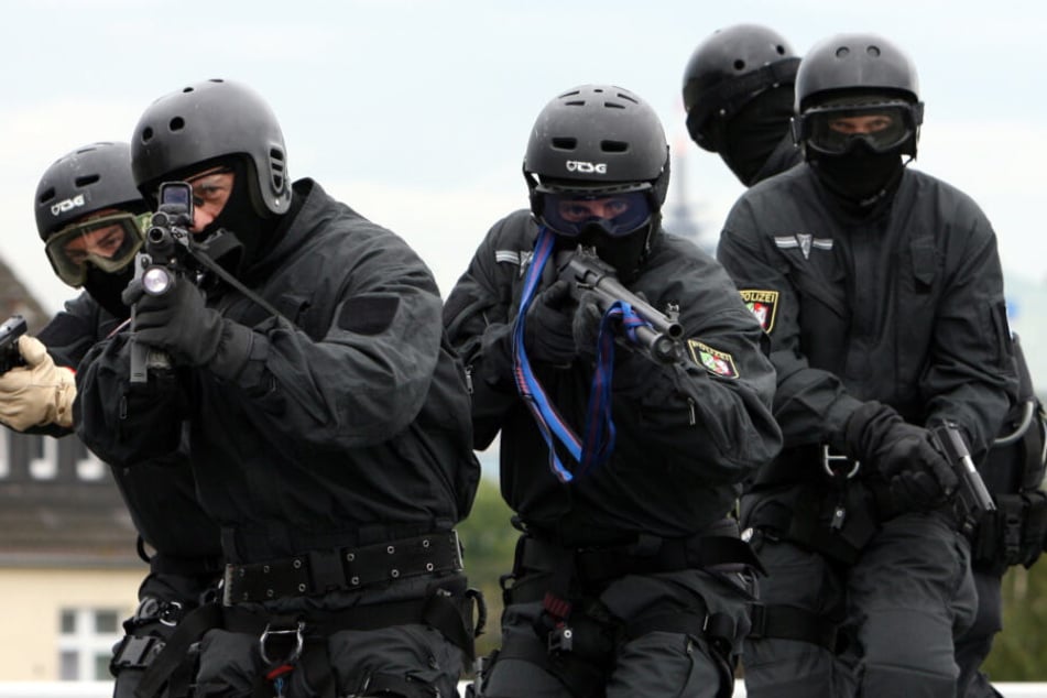 Spezialkräfte konnten den Täter festnehmen. (Symbolbild)