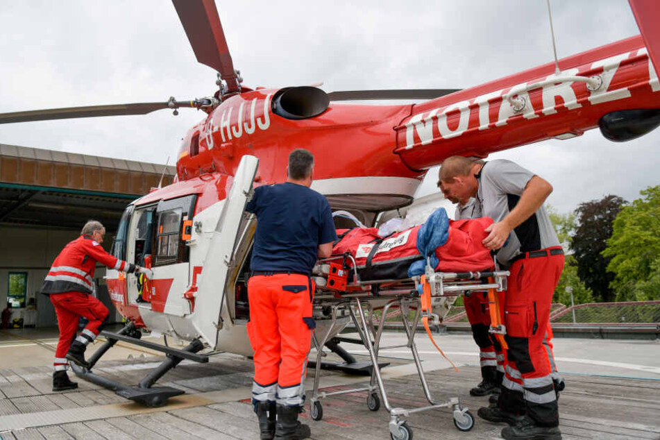 Der Rettungshubschrauber wurde hinzugerufen, doch keine Maßnahme half, um dem Mann noch das Leben zu retten.