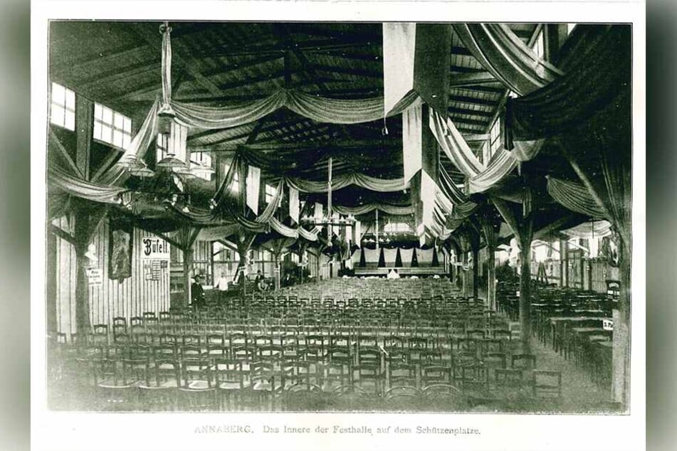 Die Festhalle auf dem Schießhausplatz (heute Kät-Platz) wurde 1906 erbaut.