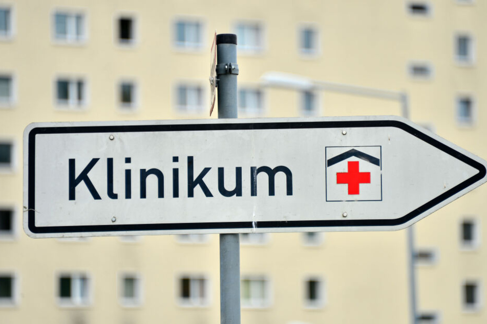 Das Kind und seine Familie werden in der Uni-Klinik in Jena betreut.