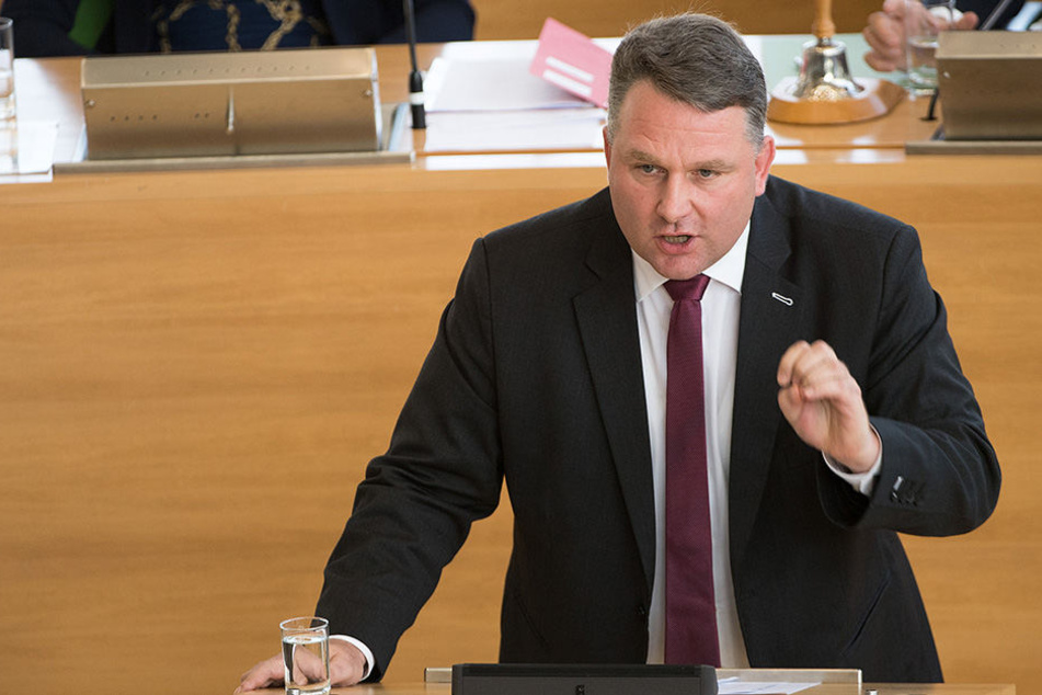 Christian Hartmann will die Körper-Kameras für Polizisten doch noch ins Gesetz bringen. Ebenso Online-Durchsuchung und Quellen-TKÜ.