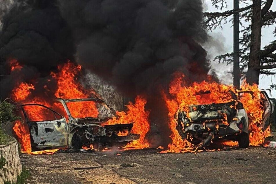 Nahost-Konflikt: Rakete schlägt in Autos ein - Ein Toter im Norden Israels