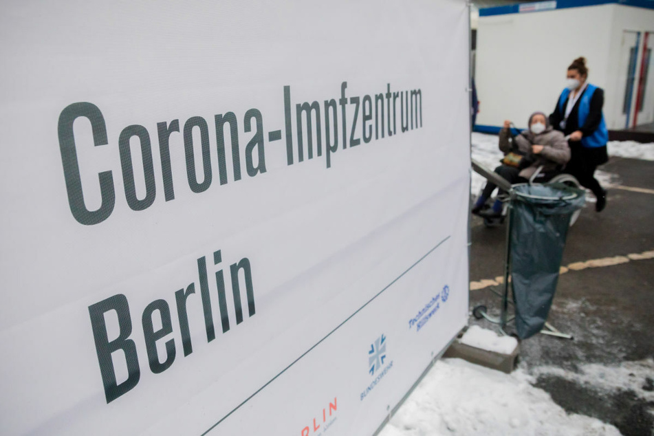 Das Impfzentrum im Erika-Heß-Eisstadion in Berlin. Das Impfen soll nach Aussage von Michael Müller eine entscheidende Rolle bei einer Rückkehr zur Normalität spielen.