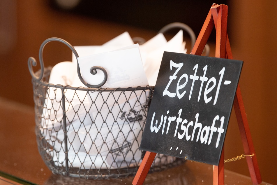 Viele Kunden würden den Kassenzettel ohnehin gleich wieder wegwerfen, lautet die Kritik.