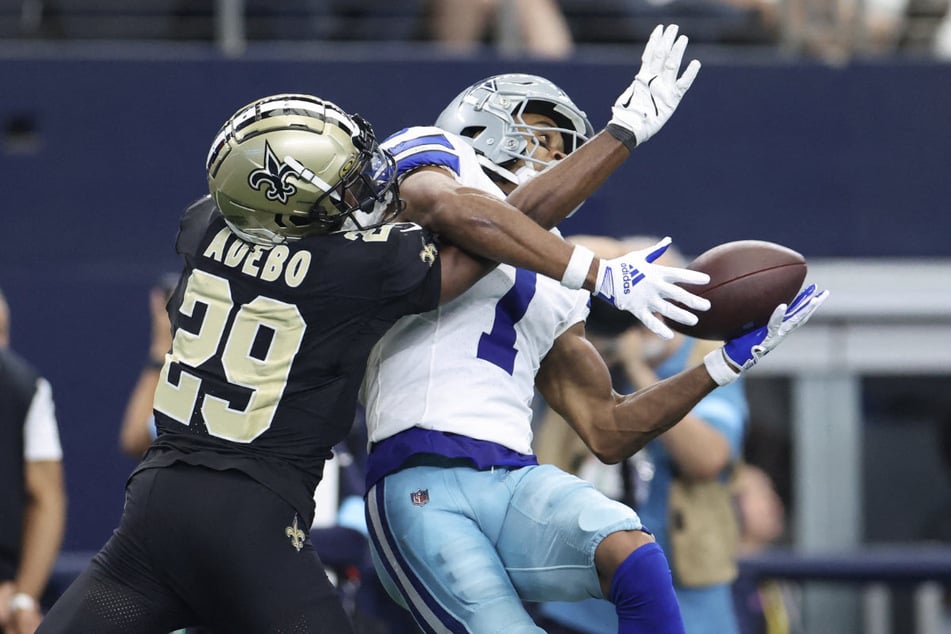 Zwischen den New Orleans Saints (schwarz-gold) und den Dallas Cowboys flogen bei einer gemeinsamen Trainingsrunde nicht nur Fäuste, sondern auch Spieler. (Archivfoto)