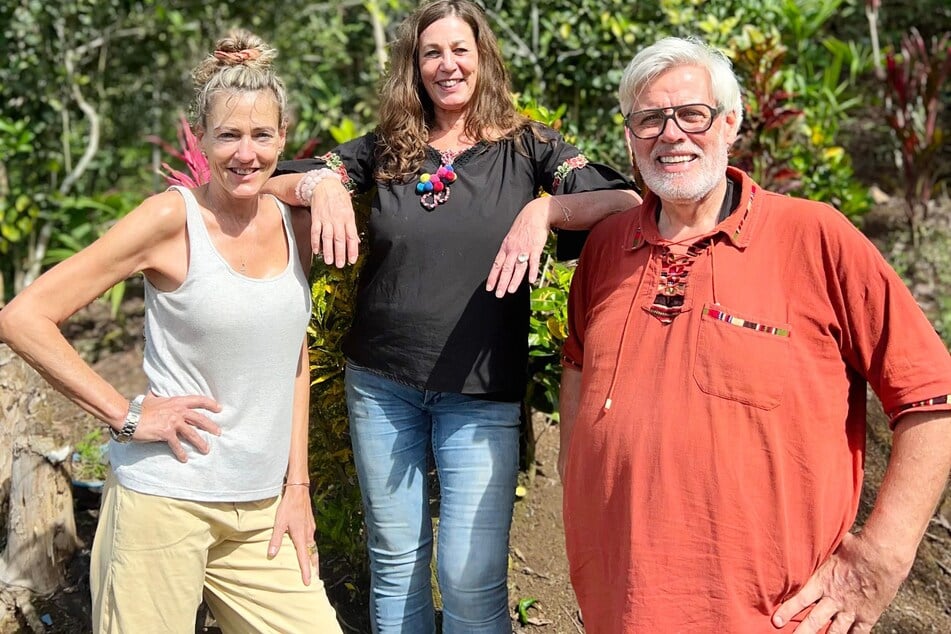 Kakaobauer Andreas (63) aus Guatemala mit den beiden Bewerberinnen Petra (57, l.) und Elke (62).