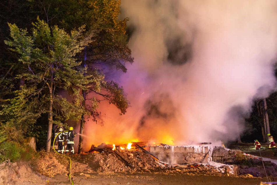 Der Gasthof brannte bis auf die Grundmauern nieder.