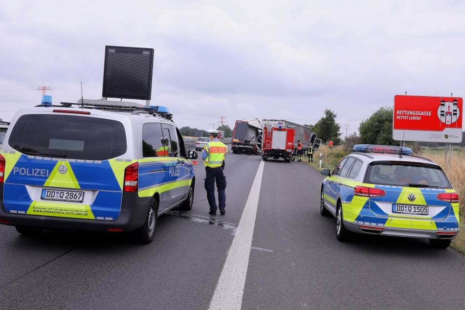 Die Polizei musste die A4 zeitweise voll sperren.