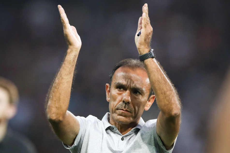 Trainer Jos Luhukay bedankte sich bei den Fans für die fantastische Unterstützung.