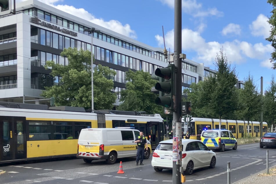 Die Frau wurde von der Tram erfasst. (Symbolfoto)
