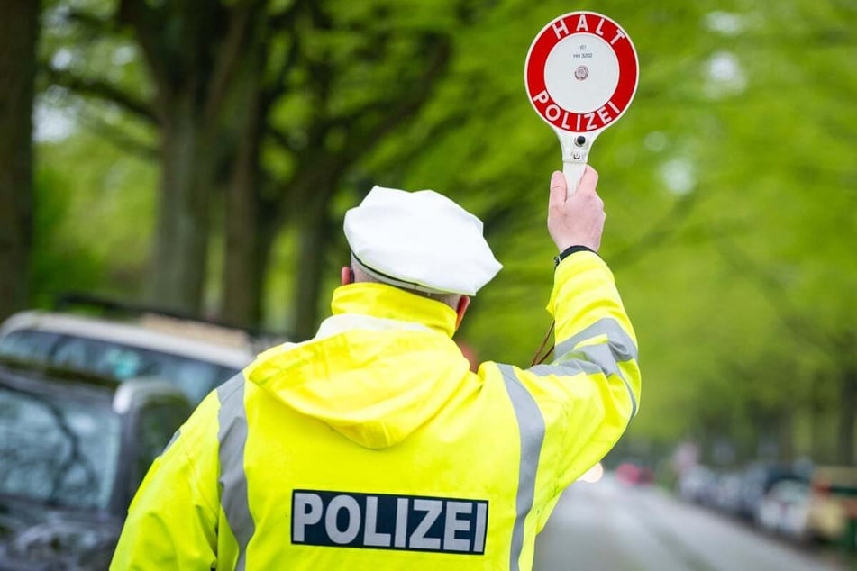 Der verletzte Polizist konnte seinen Dienst fortsetzen. (Symbolfoto)