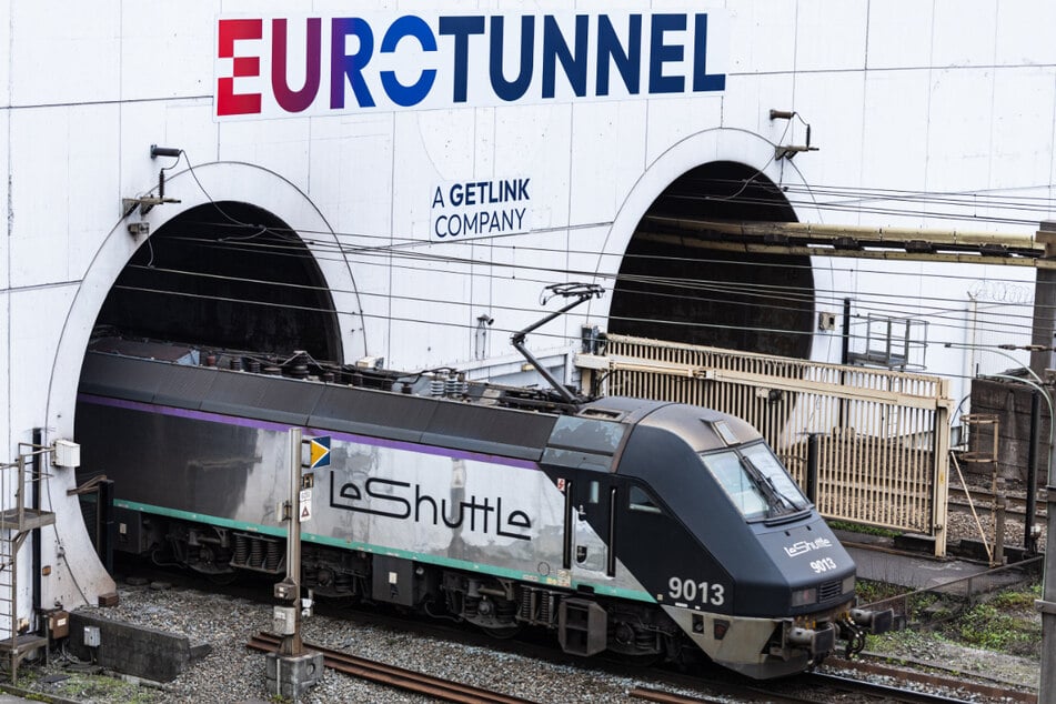 Unfall am Eurotunnel: 19 Verletzte bei Zusammenstoß zwischen Bus und Zug