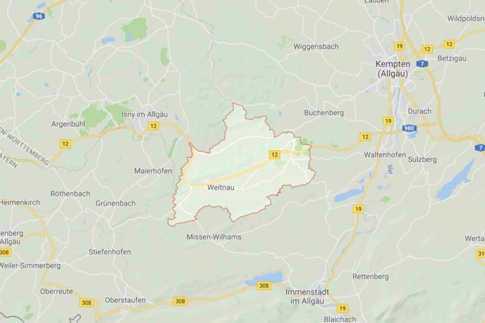 Bei Weitnau im Allgäu kam es zu einem schweren Unfall mit einem Traktor.