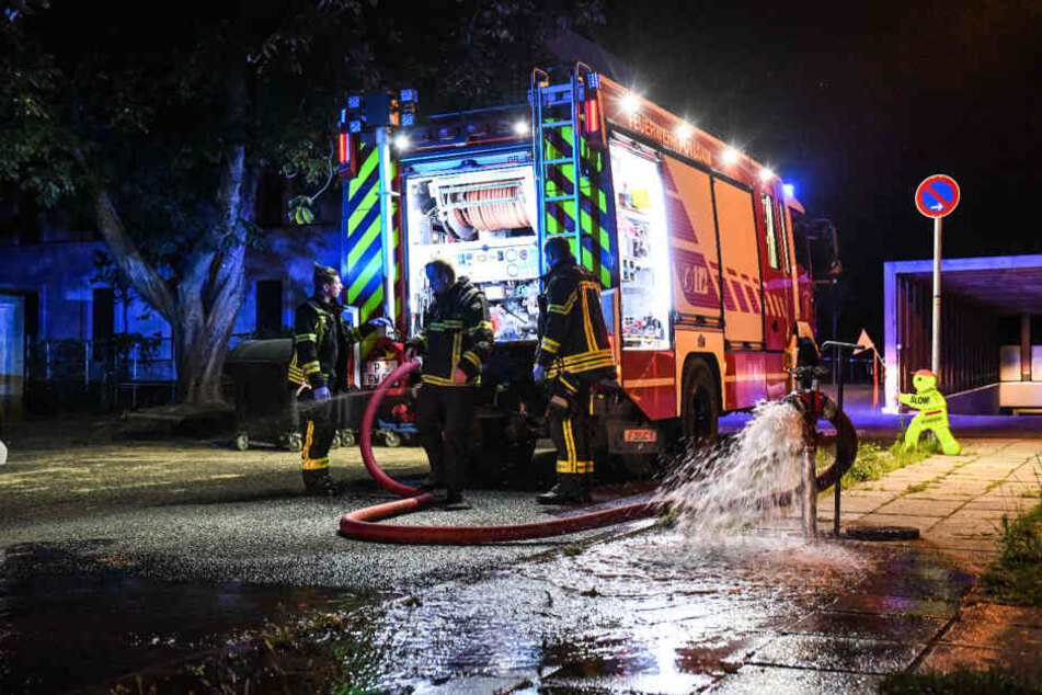 Im Laufe des Tages kommen dort Brandursachen-Ermittler zum Einsatz.