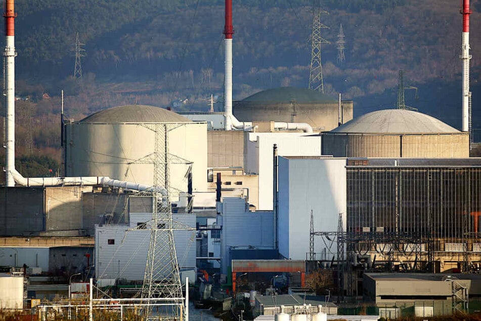 Das Atomkraftwerk in Belgien mit seinen Reaktoren ist in die Jahre gekommen.
