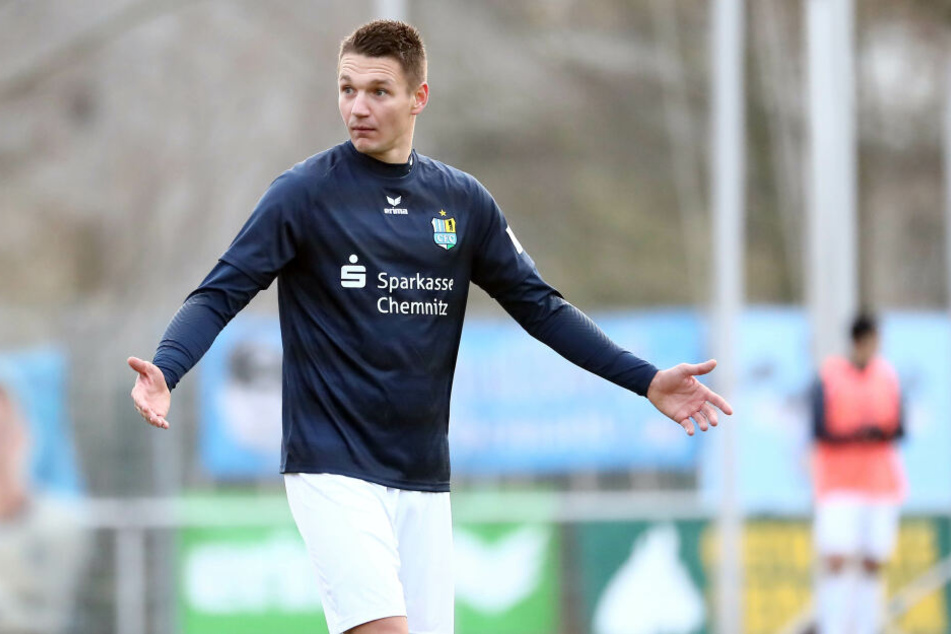 Daniel Frahn wurde vom Sportgericht für vier Spiele gesperrt, wobei zwei zur Bewährung ausgesetzt wurden.