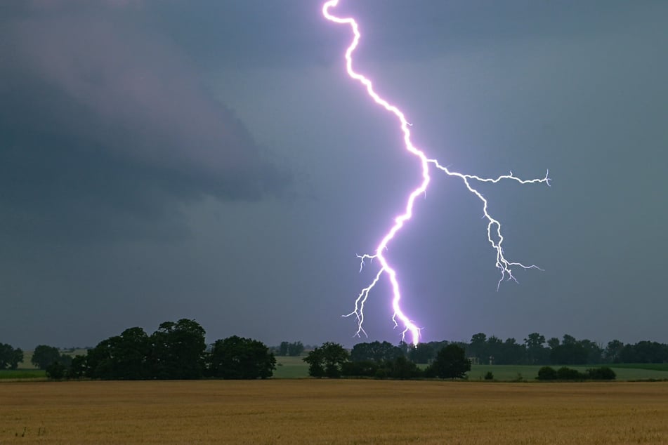 Hitze in Deutschland im Liveticker: Bis zu 42 Grad und heftige Unwetter möglich
