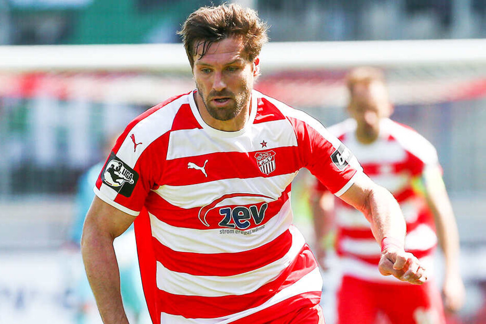 Routinier Ronny König (35) hat immer noch eine eingebaute Torgarantie, erzielte in dieser Saison 14 Pflichtspieltreffer.