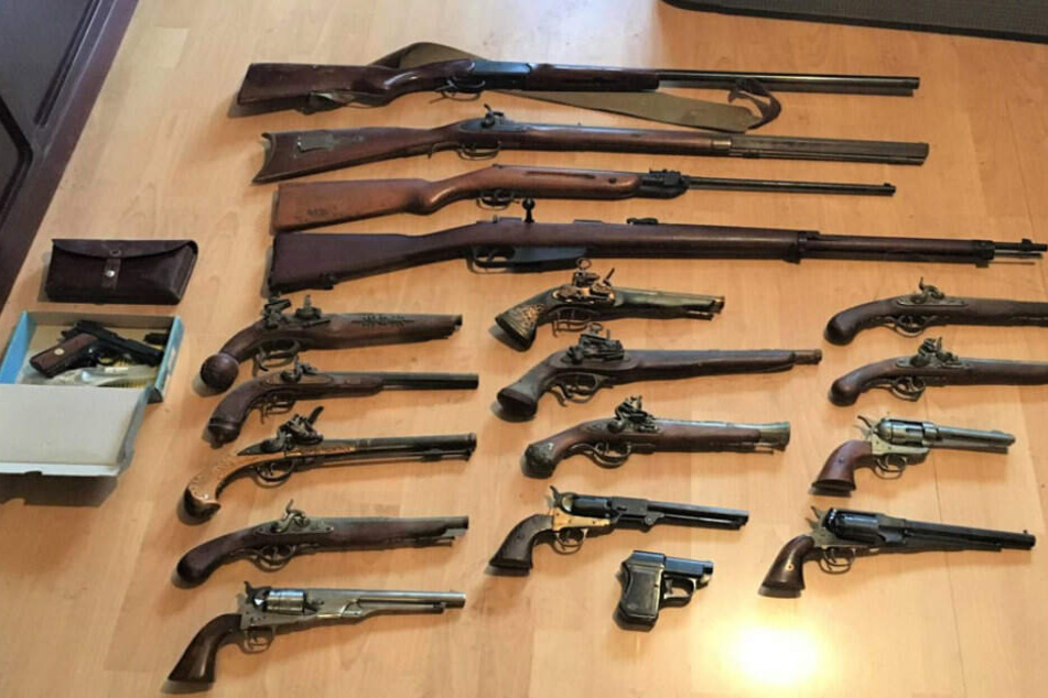 Insgesamt 19 Schusswaffen wurden bei dem Verstorbenen gefunden.
