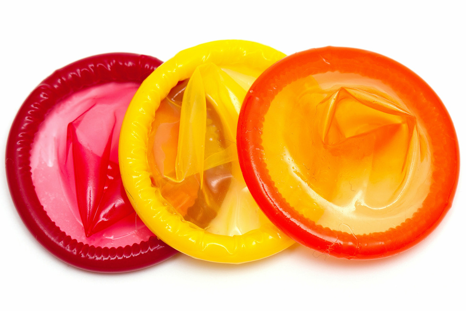 Kondom tragen hilft auch gegen Granuloma inguinale.