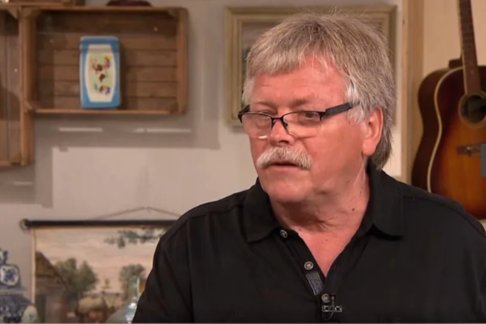 "Bares für Rares"-Kandidat Hucky Hedderich aus Einhausen weiß selbst nicht so genau, was sein Verkaufsobjekt eigentlich darstellen soll.