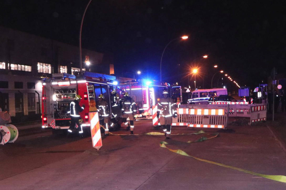 Die Berliner Feuerwehr musste in der Nacht zu Donnerstag zu zwei Großeinsätzen ausrücken.