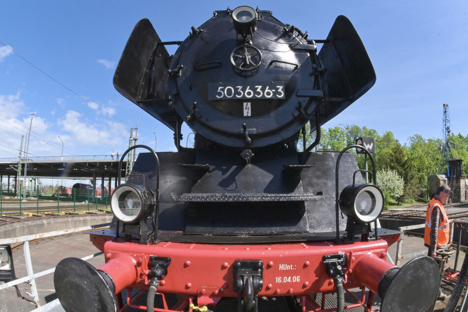 Imposanter Auftritt! Der "Name" 50 3636 wurde der Lok 1960 verliehen.