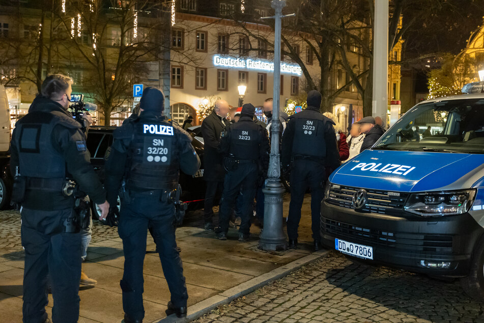 Die Polizei musste bei mehreren unangemeldeten Demonstrationen in Zwickau und Vogtland einschreiten.