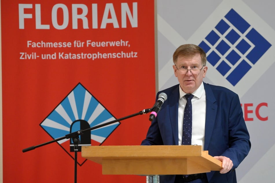 Staatssekretär Frank Pfeil (64) eröffnete in Vertretung von Innenminister Armin Schuster (63, CDU) als Schirmherr die diesjährige 23. Ausgabe der Fachmesse "Florian".