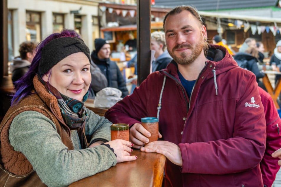 Maria Kramer (33) arbeitet seit Jahren auf dem Mittelaltermarkt. Ihr Bruder Theodor (30) hat die Petition unterzeichnet.