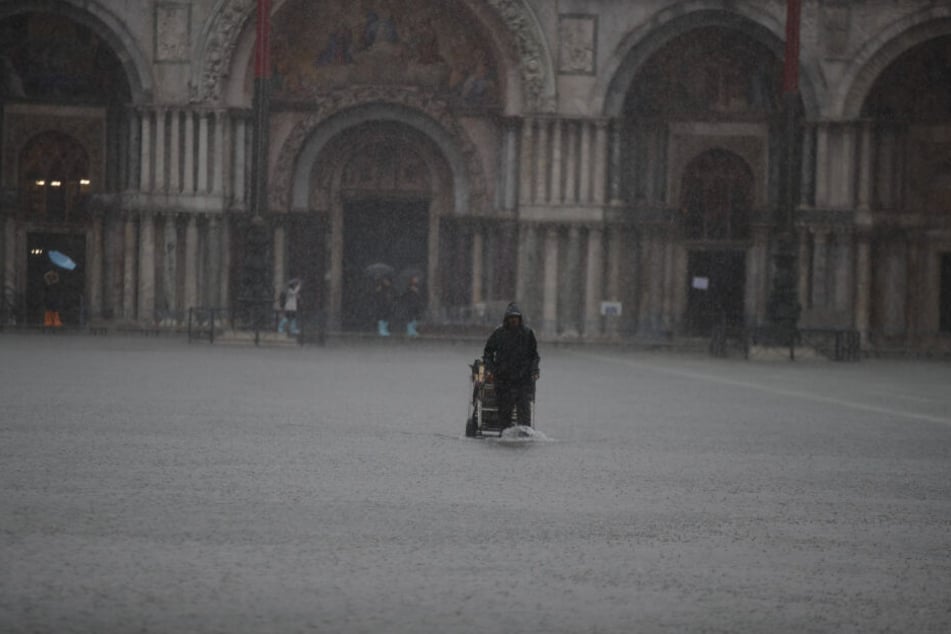Land unter in Venedig.