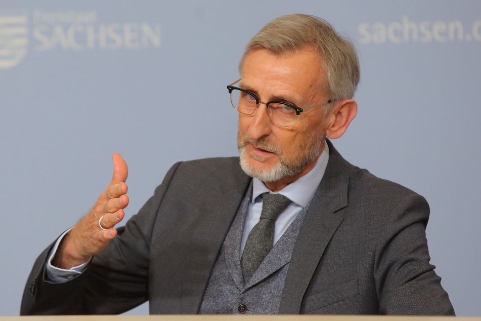 Sachsens Innenminister Armin Schuster (61, CDU) sieht angesichts der Rathaus-Stürmung Handlungsbedarf.