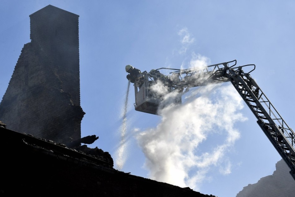 Der Brand sorgte für einen Großeinsatz der Feuerwehr im belgischen Lüttich aus.