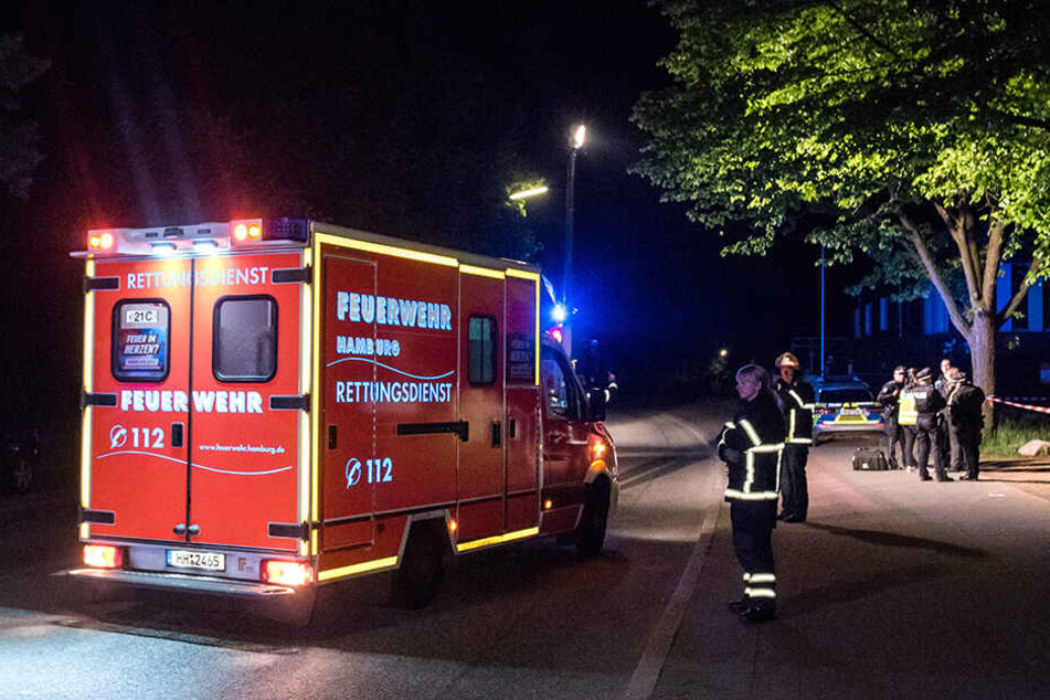Die Rettungskräfte hatten auf der B311 alle Hände voll zu tun. (Symbolbild)
