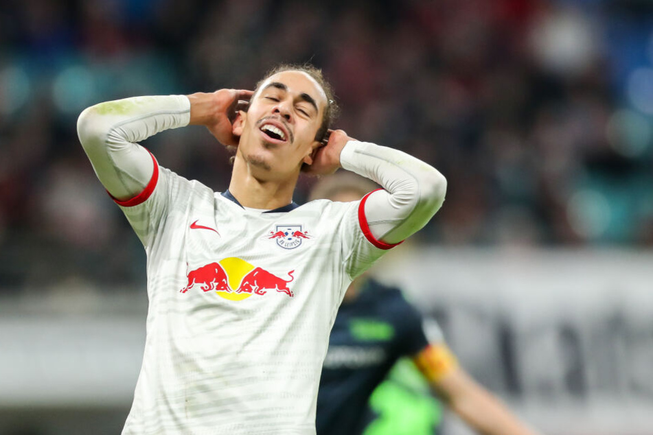 Am Mittwoch fehlte Poulsen wegen einer Oberschenkelprellung noch im Training. Den Fanfragen konnte er sich trotzdem stellen.