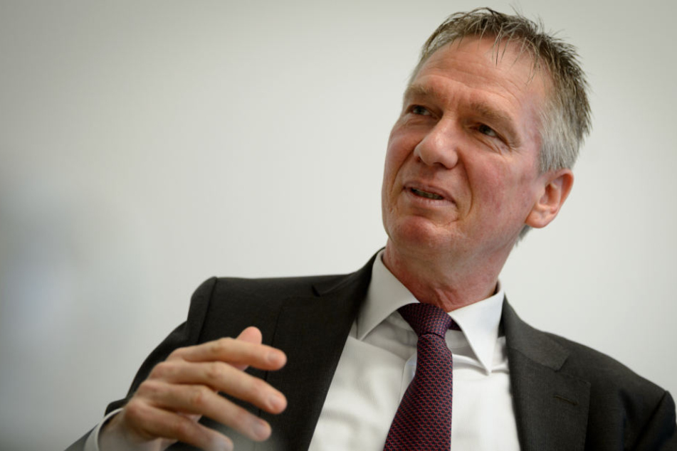 Lässt nun mit neuen Methoden nach islamistischen Gefährdern suchen: Landeskriminaldirektor Klaus Ziwey.