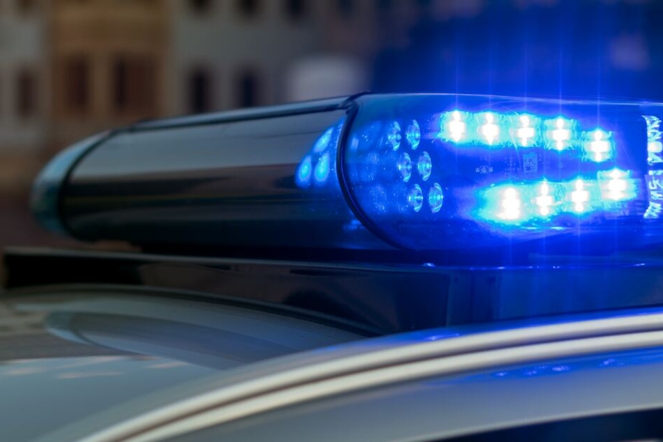 Die Polizei sicherte die Unfallstelle. (Symbolbild)