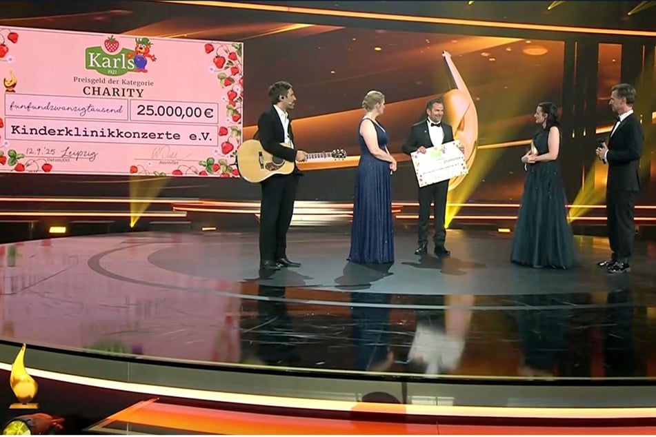 Dem Verein "Kinderklinikkonzerte e.V." wurde eine Goldene Henne in der Kategorie "Charity" verliehen.