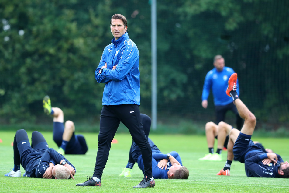 CFC-Coach Patrick Glöckner will seine Spieler so schnell wie möglich wieder um sich scharren.
