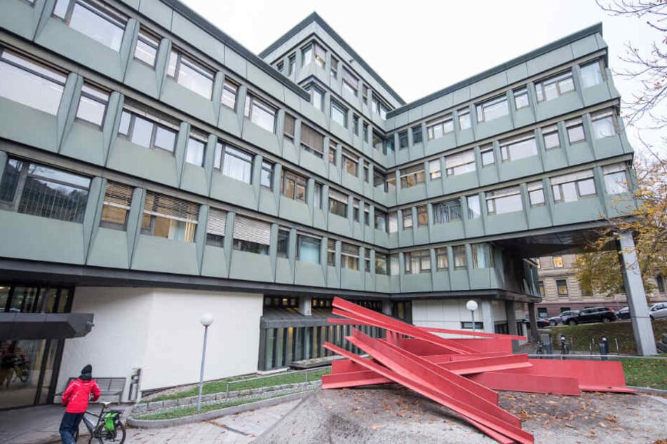 Das Urteil soll am Dienstag gegen 10.30 Uhr vor dem Oberlandesgericht Stuttgart gesprochen werden.