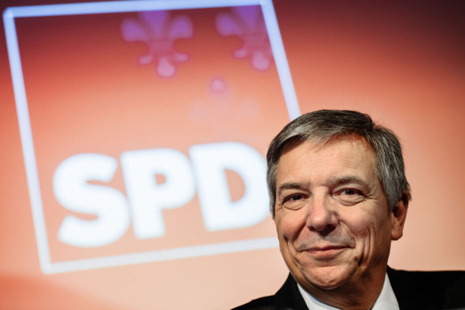 Gert-Uwe Mende trat für die SPD bei der OB-Wahl in Wiesbaden an. Zwar sicherte er sich die meisten Stimmen, lag aber weit unter der erforderlichen absoluten Mehrheit.