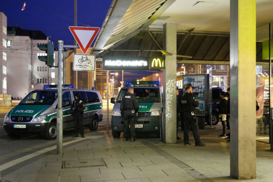 Das Areal rund um den McDonald's wurde abgeriegelt.