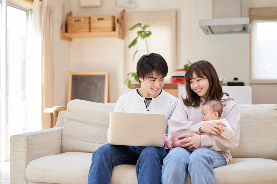 Eine japanische Familie mit einem Kind könnte bei einem Umzug mit Jobwechsel über 28.000 Euro Prämie erhalten! (Symbolfoto)